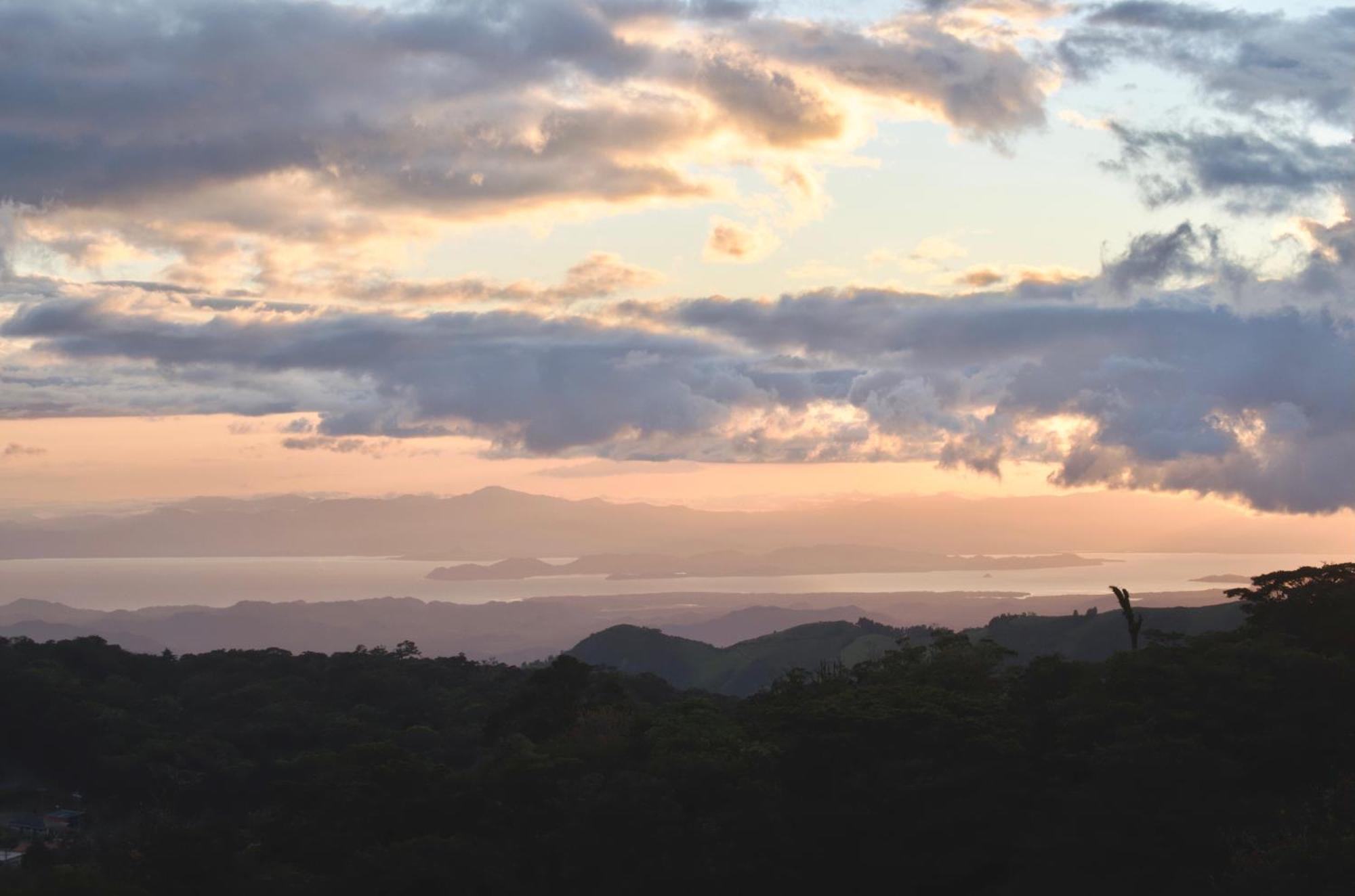 Ananta Forest - Glamping Dome - Hot Tub - Sunset & Gulf View